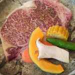 焼肉 叙庵 - 特上サーロイン 2500円