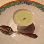 フレンチ サクラ - 枝豆のスープ