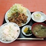 Banraitei - バラ肉生姜焼き定食￥950