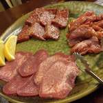 焼肉飯店 - 