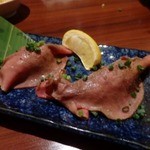 牛タン炙り寿司