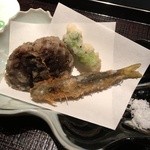くろぎ - 琵琶湖の稚鮎、しいたけ、アスパラの天ぷら2016.5