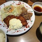 Yayoi Ken - 厚切りカルビ焼肉とチキン南蛮の定食