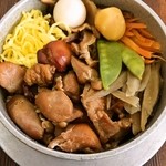 釜のや。 - 料理写真:鶏五目釜飯（特盛り）