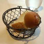 La Brianza - パンは２種類、お代わり時にはオリーブオイルをつけて頂けました。