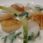 ラターブルドゥシュエット - 【H28.4.18】ホタテのソテー・新玉ねぎのクリーム。