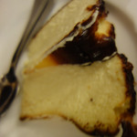La Viña - チーズケーキ、2切れで1人前です