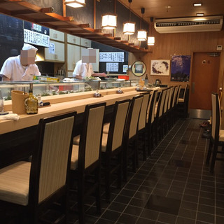 すし屋の弥助本店_2