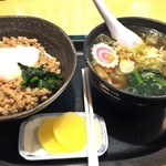 多良富久食堂 - にいつ食の陣限定！？
            肉みそ丼と半ラーメン