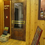 トラットリア パージナ - 店舗入口