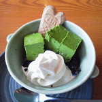 夢庵 - 黒糖ゼリーと抹茶ムース