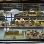 パティスリー べべ - ショーケース