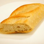 シャンペトル - ランチコース 2700円 のパン