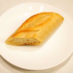 シャンペトル - ランチコース 2700円 のパン