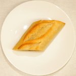 シャンペトル - ランチコース 2700円 のパン