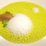 シャンペトル - ランチコース 2700円 の仏産 グリーンピースのポタージュ