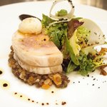 ランチコース 2700円 の丹波黒鶏のガランティーヌ レンズ豆のサラダ仕立て