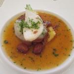 ビストロ ダイア - 北海道伊達産貝穀豆と豚肉の煮こみ　アイヌネギ風味
      北海道産キタアカリと蕪のピューレ H28.5月再訪