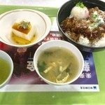 東京大学 中央食堂 - イベリコ豚丼（600円）