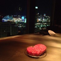 ステーキハウス ミディアムレア - 夜景とお肉