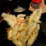 穴子天定食890円､穴子･海老･半熟玉子･カボチャ･ナス･玉葱。