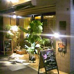 FRENCH BISTRO&WINE Reposer - 高級店ぽいですが・・・