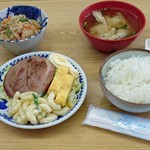 ふじもと - 少少ご飯、味噌汁、おかず大＆小で730円