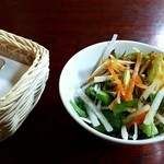 れすとらん 力亭 - 富士山水菜カレーのサラダ