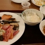 姫沙羅 - 和食おかず全部のせ。朝湯豆腐が◎