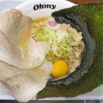 新旬屋麺 - 金の鶏中華＋チャーシュー＋板のり（1,150円）