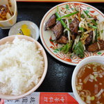桃園飯店 - ニラレバ定食785円