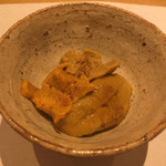 鮓 きずな - 青森 ムラサキ雲丹、淡路島由良 雲丹 シャリに北海道の塩水雲丹を混ぜて