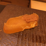 鮓 きずな - 鰆のからすみ 片方は赤酢の酒粕を乗せて