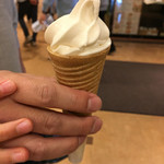 モミ＆トイズ - 200円ソフトクリーム
