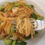 クチーナ イタリアーナ パーチェ - 【2016.5】ツブ貝とアスパラのパスタ