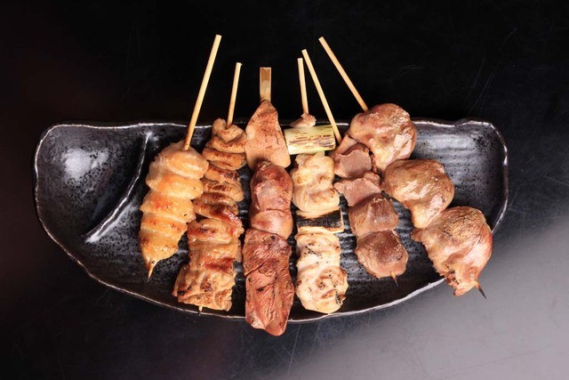 凤- おまかせ串 6本 880円