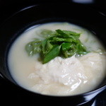 雲月 - 湯葉と蕎麦を白みそで