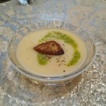 カシュ カシュ - スープ・新玉葱のポタージュ  フォアグラのせ
