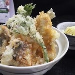 季楽 - 天丼のアップ