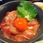 好々屋 - マグロのヅケ丼。卵黄の醤油漬けが泣かせます！