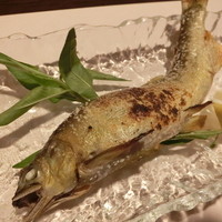 神宮前もくち - 【焼物】鮎塩焼　蓼酢を付けて、いただきます