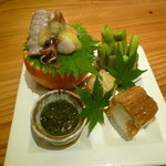 露石 - 先付け、真ん中にほおずき