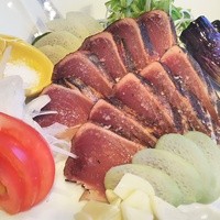 土佐料理 祢保希 新宿店 - 炭火焼き鰹たたき
