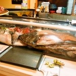 萩鮨 - 美味しそうな魚が一杯