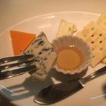 ワインバーhiro - hiro:チーズの盛り合わせ