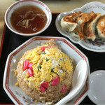 桐島家 - チャーハン餃子セット