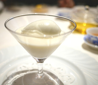 SHANGU - 杏仁豆腐とミルクアイス