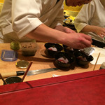 にくの匠 三芳 - サーロインと剣先イカの手毬寿司。