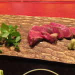 にくの匠 三芳 - ラム芯のタタキ。