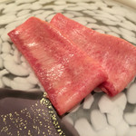 にくの匠 三芳 - 牛タンのお造り。